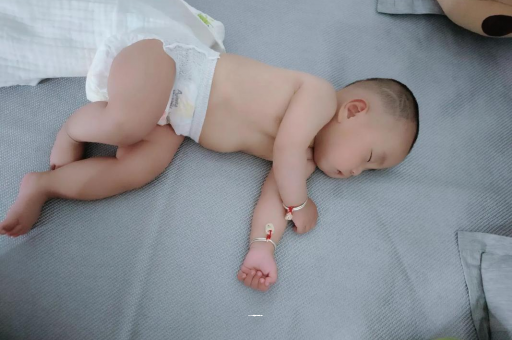 黑龙江几个月宝宝会抬头